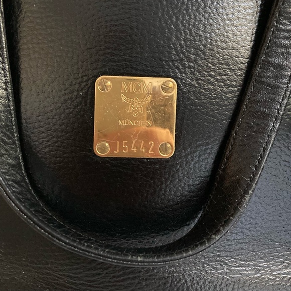 AUTHENTIC MCM MINI LEATHER HANDBAG - Picture 3 of 16